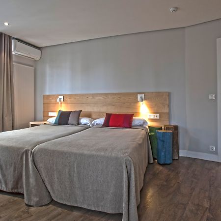 Hotel Avenida Pamplona Exteriör bild