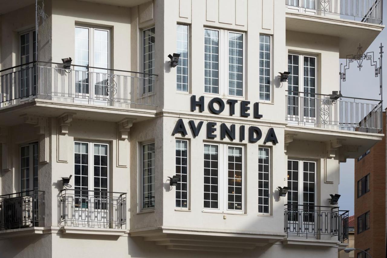 Hotel Avenida Pamplona Exteriör bild