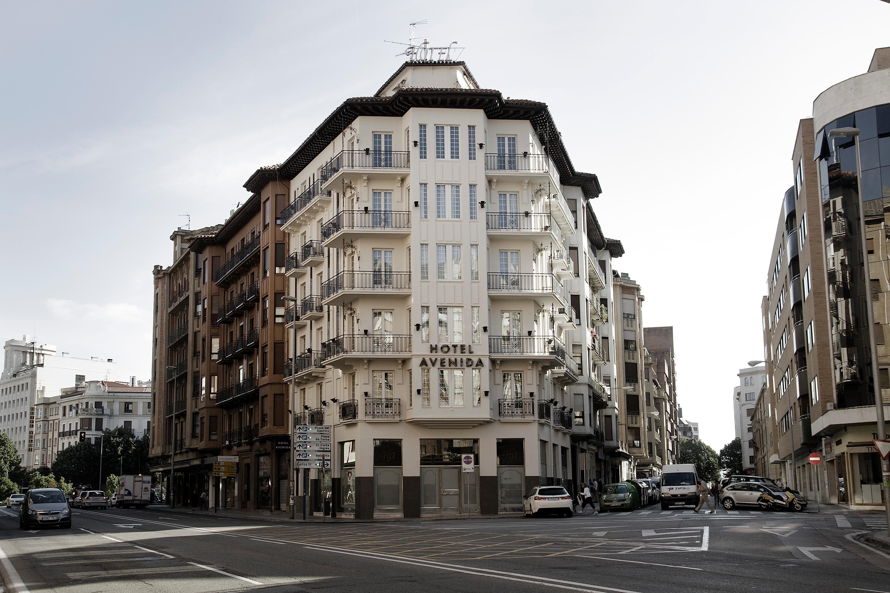 Hotel Avenida Pamplona Exteriör bild